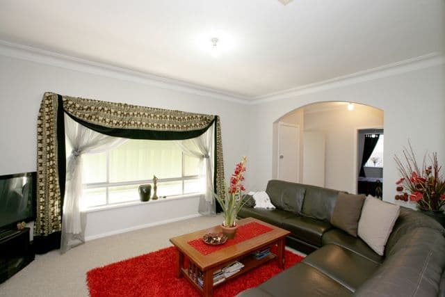 45 Tichborne Crescent, KOORINGAL NSW 2650, Kooringal - Thumbnail 5