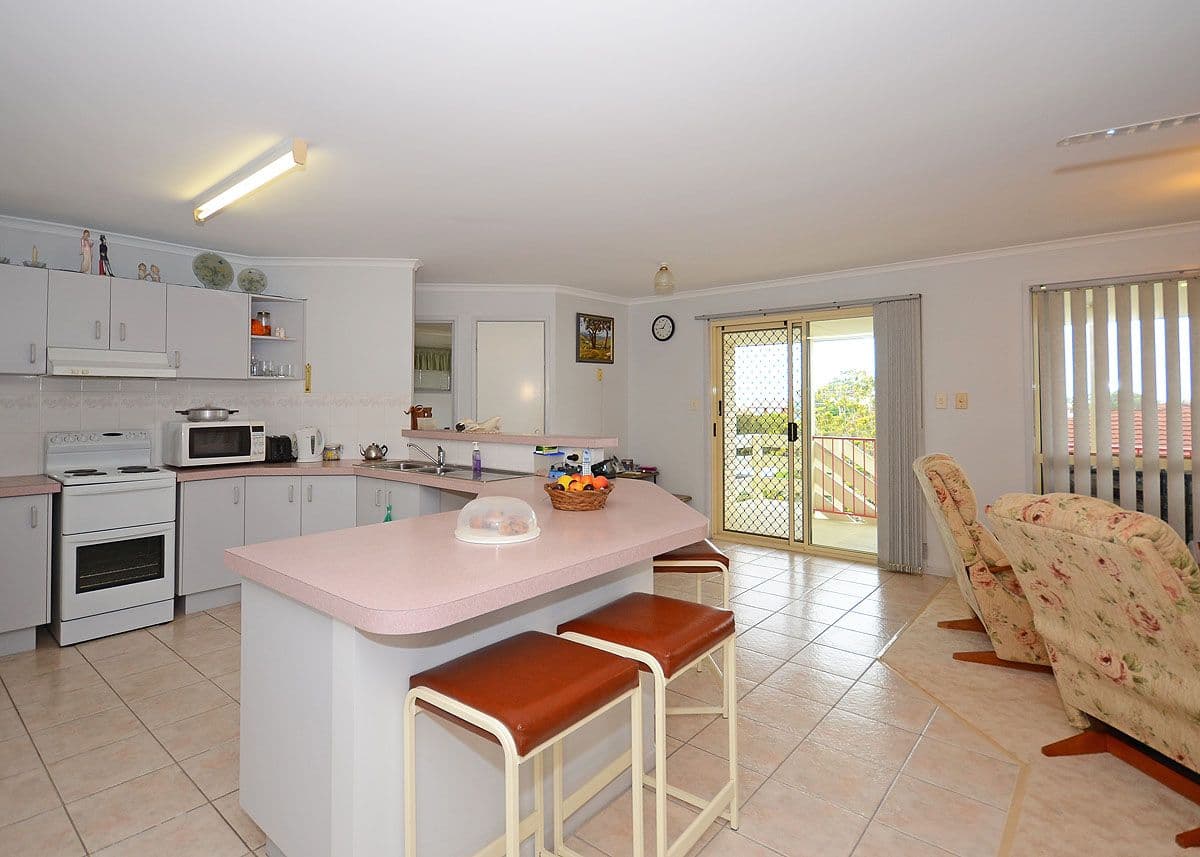 38 Hillcrest Avenue, SCARNESS QLD 4655, Scarness - Thumbnail 3