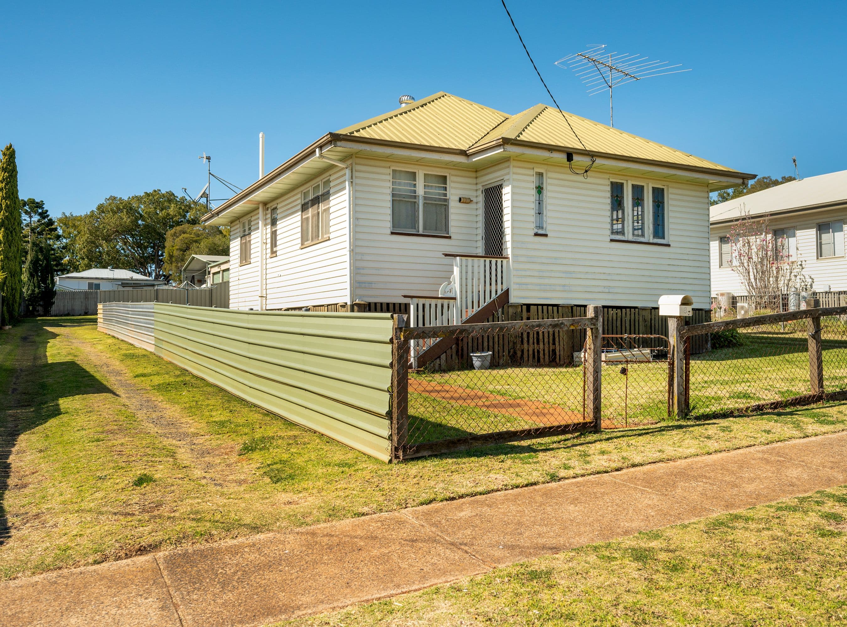 8 Llewellyn Street, Centenary Heights QLD 4350, Centenary Heights - Thumbnail 2