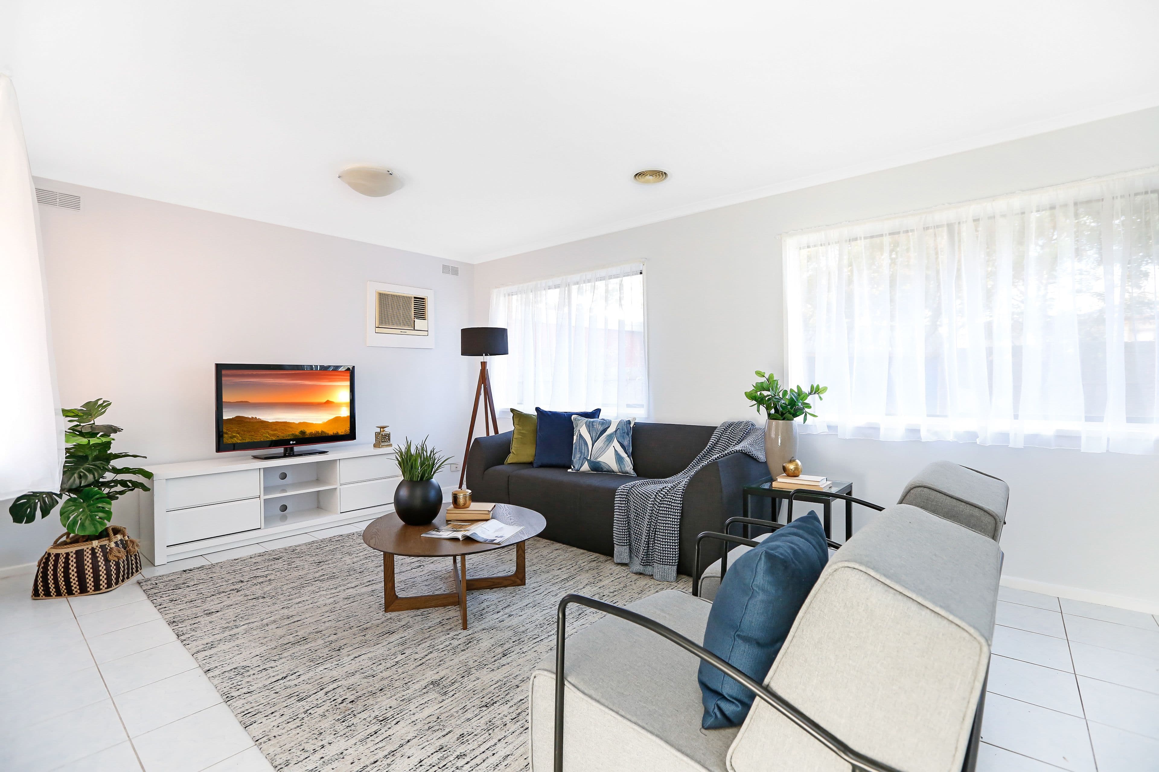 12 Woodburn Crescent, Meadow Heights VIC 3048, Meadow Heights - Thumbnail 3