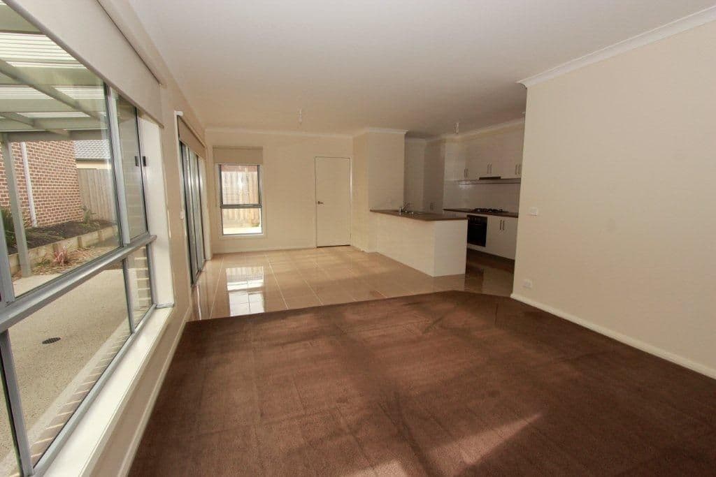 2 Sugargum Drive, WAURN PONDS VIC 3216, Waurn Ponds - Thumbnail 2
