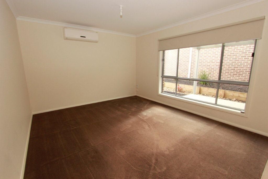 2 Sugargum Drive, WAURN PONDS VIC 3216, Waurn Ponds - Thumbnail 5