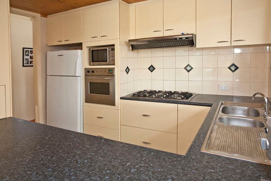 70 King Arthur Drive, GLEN WAVERLEY VIC 3150, Glen Waverley - Thumbnail 3