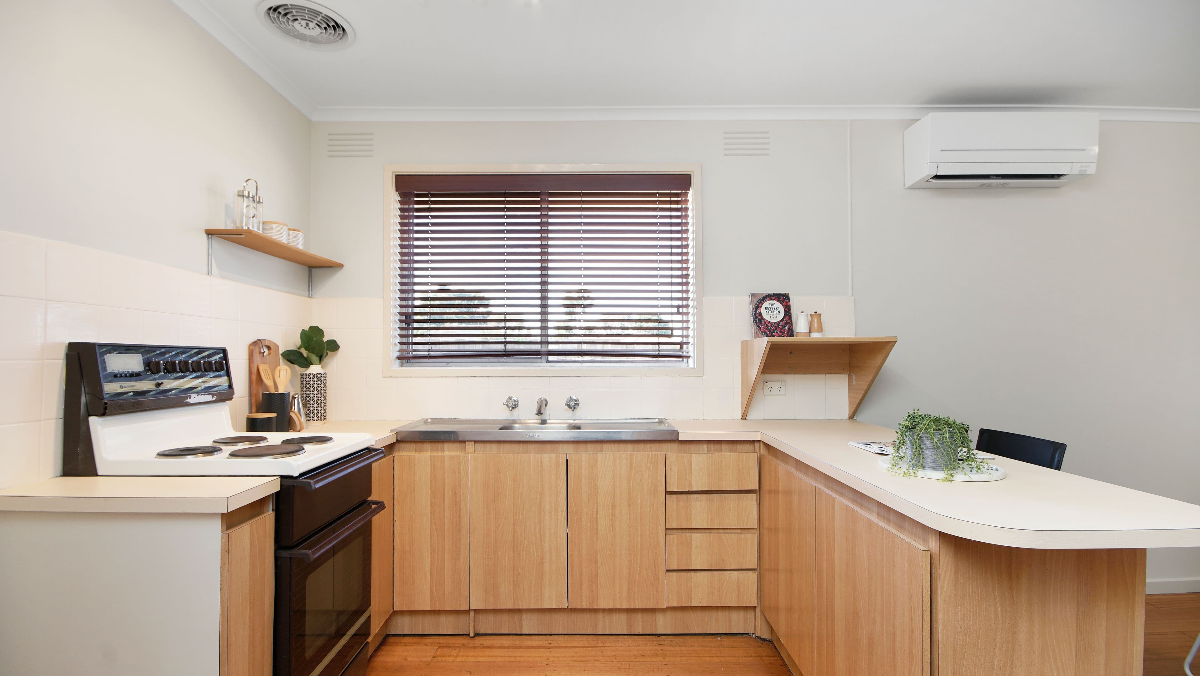 30 Aberdeen Street, Reservoir VIC 3073, Reservoir - Thumbnail 5
