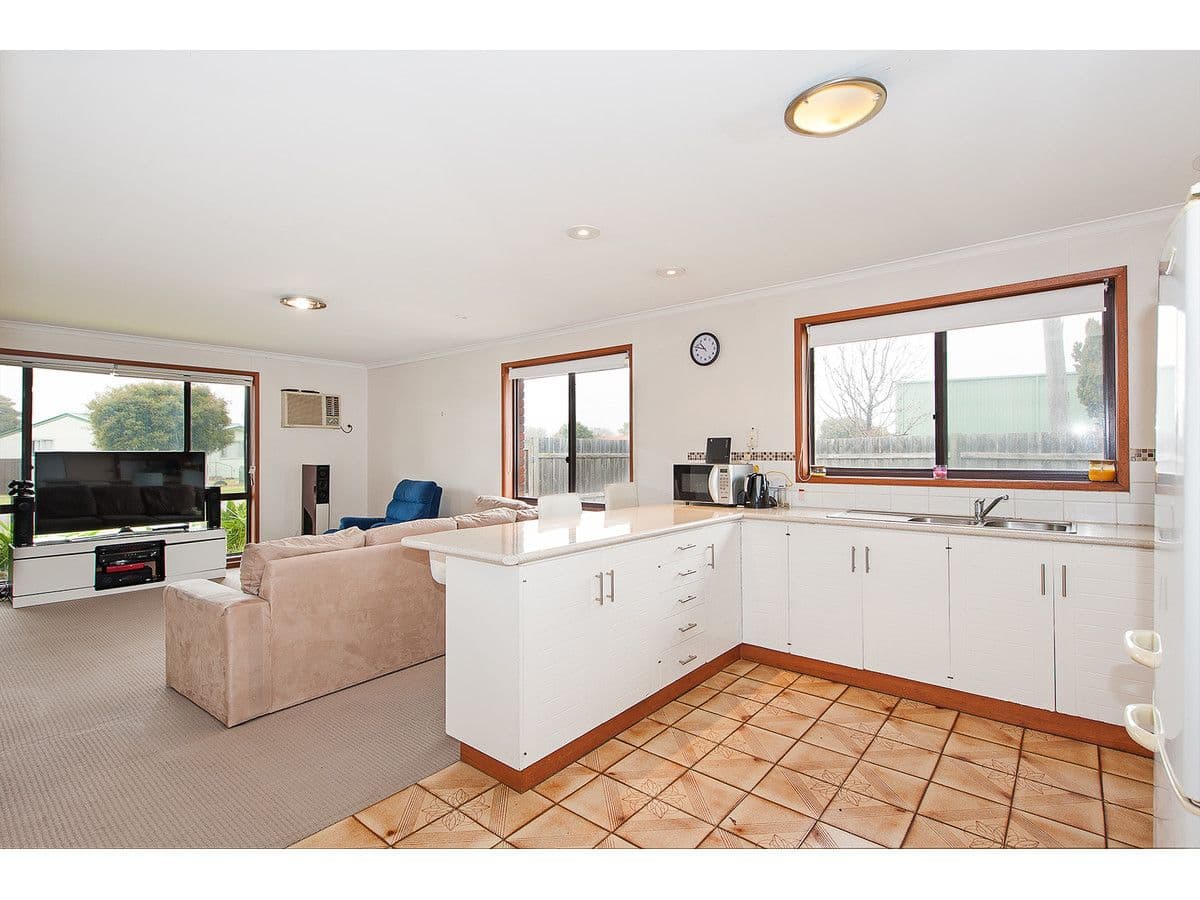 379 Parnall Street, Lavington NSW 2641, Lavington - Thumbnail 2