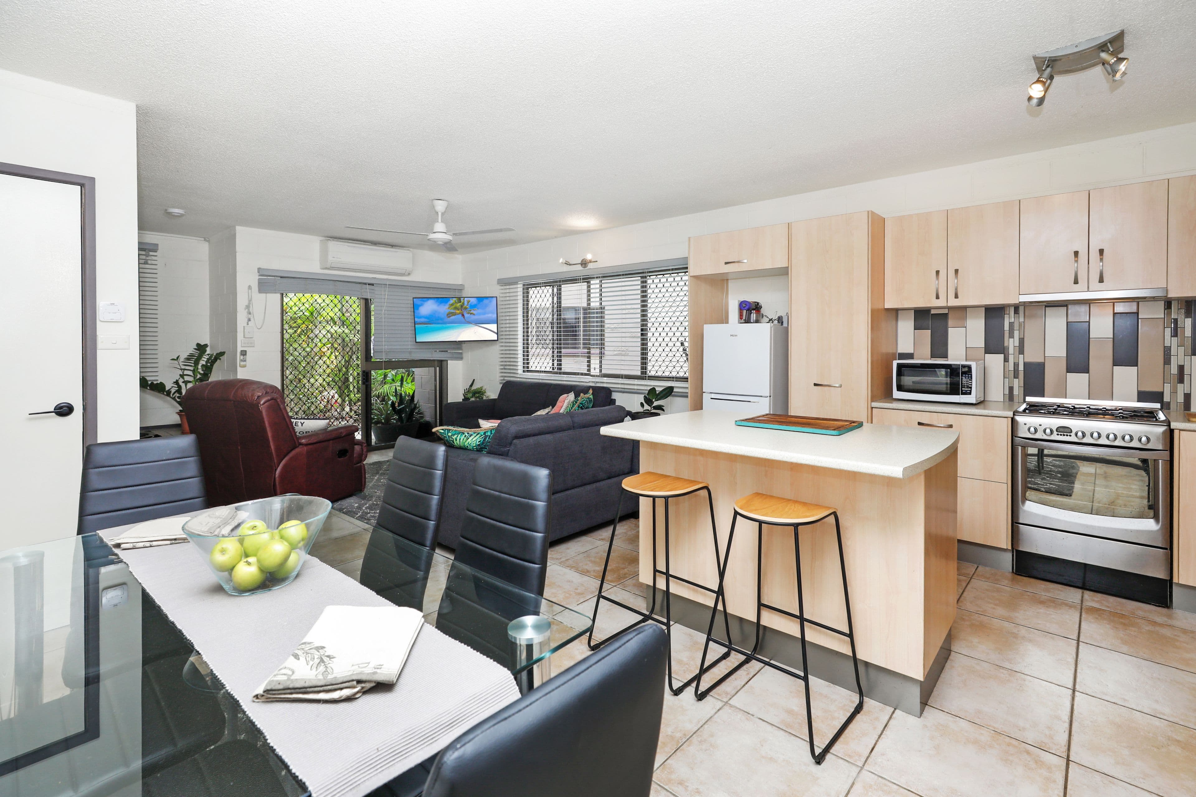 40 Mimosa Street, Holloways Beach QLD 4878, Holloways Beach - Image 1