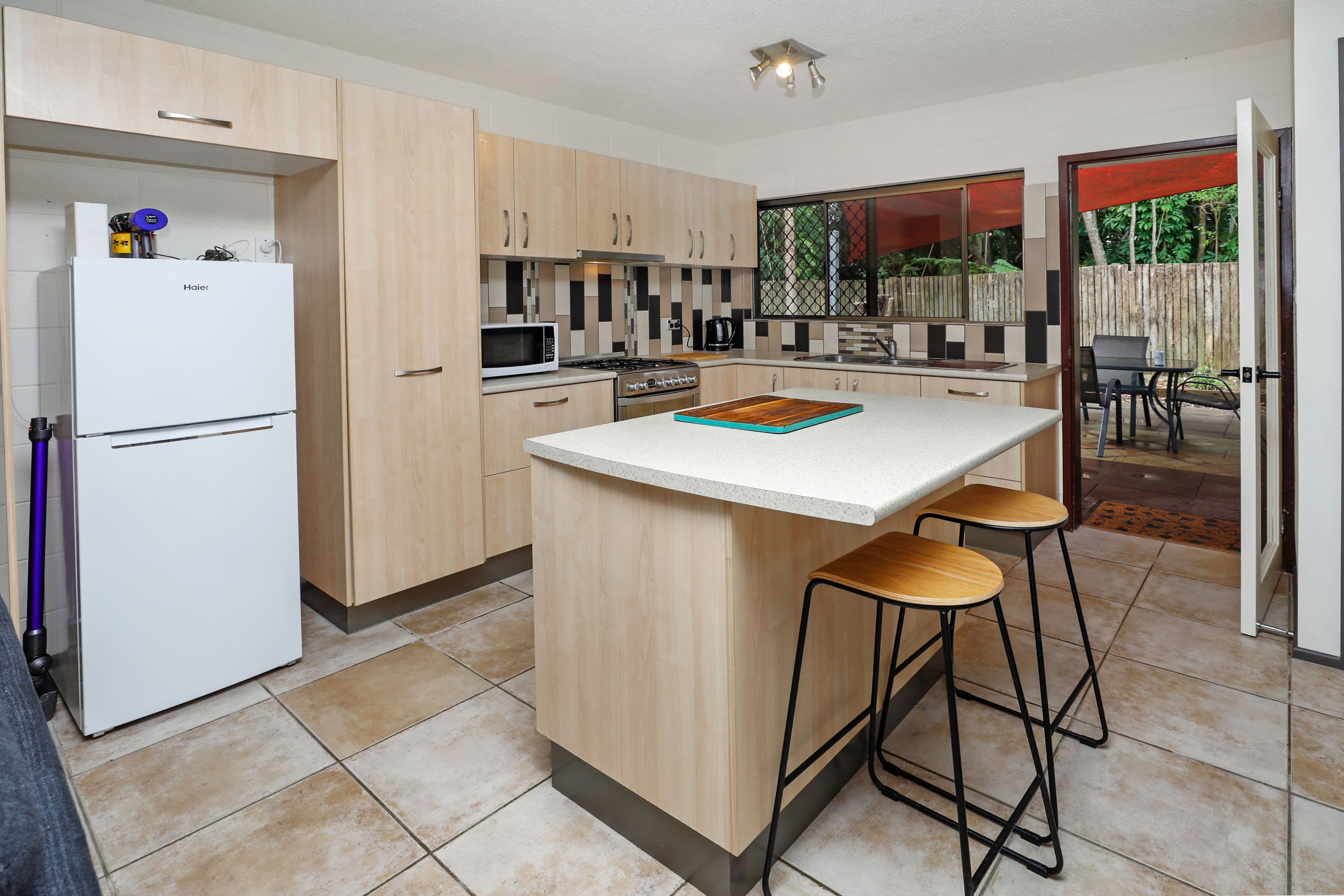 40 Mimosa Street, Holloways Beach QLD 4878, Holloways Beach - Thumbnail 2