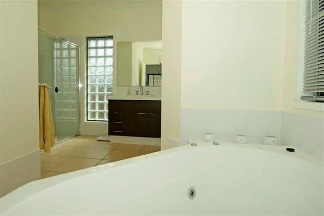 9 Redbay Street, UPPER COOMERA QLD 4209, Upper Coomera - Thumbnail 5