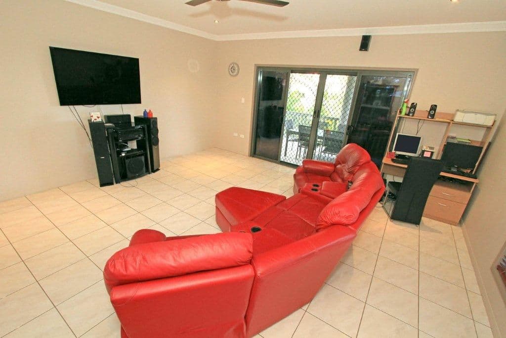 16 Julie Crescent, NORMAN GARDENS QLD 4701, Norman Gardens - Thumbnail 4