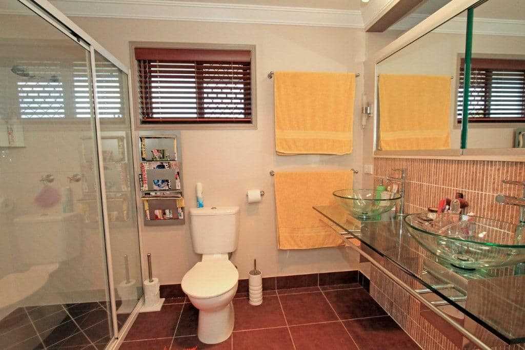 16 Julie Crescent, NORMAN GARDENS QLD 4701, Norman Gardens - Thumbnail 6