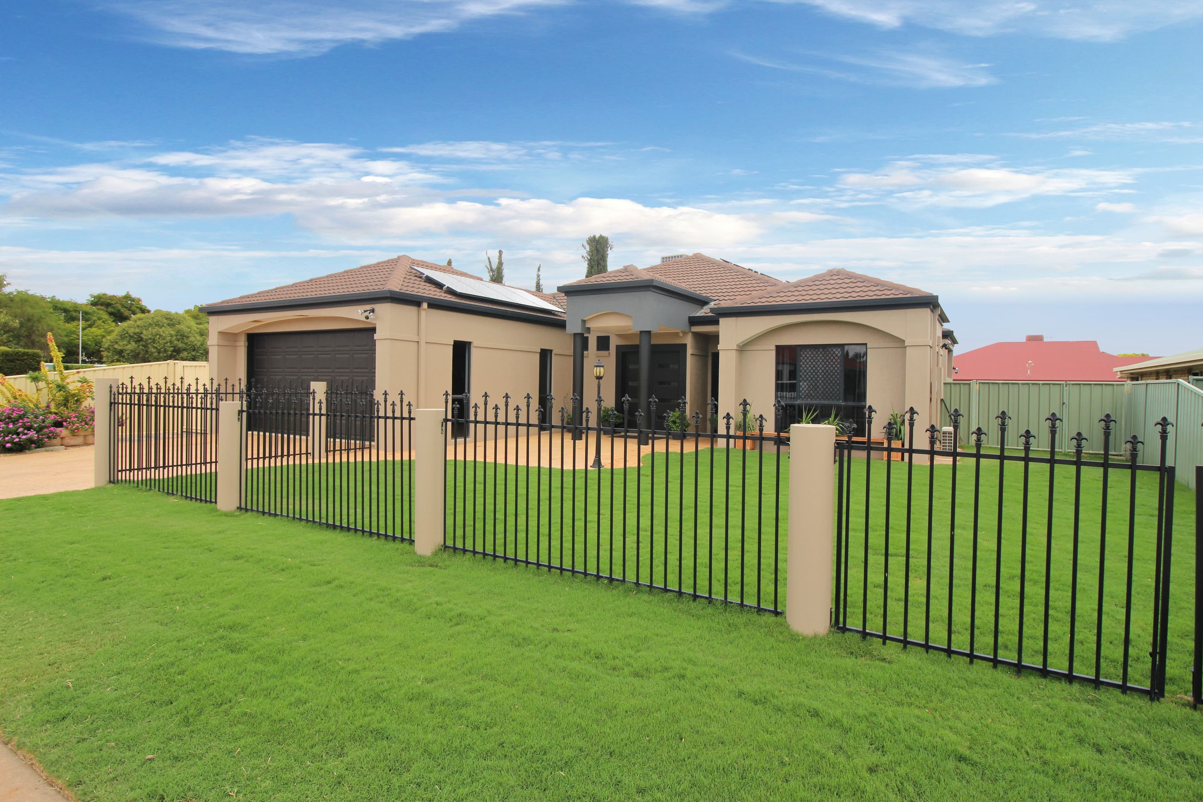 28 Jeppesen Drive, Emerald QLD 4720, Emerald - Image 1