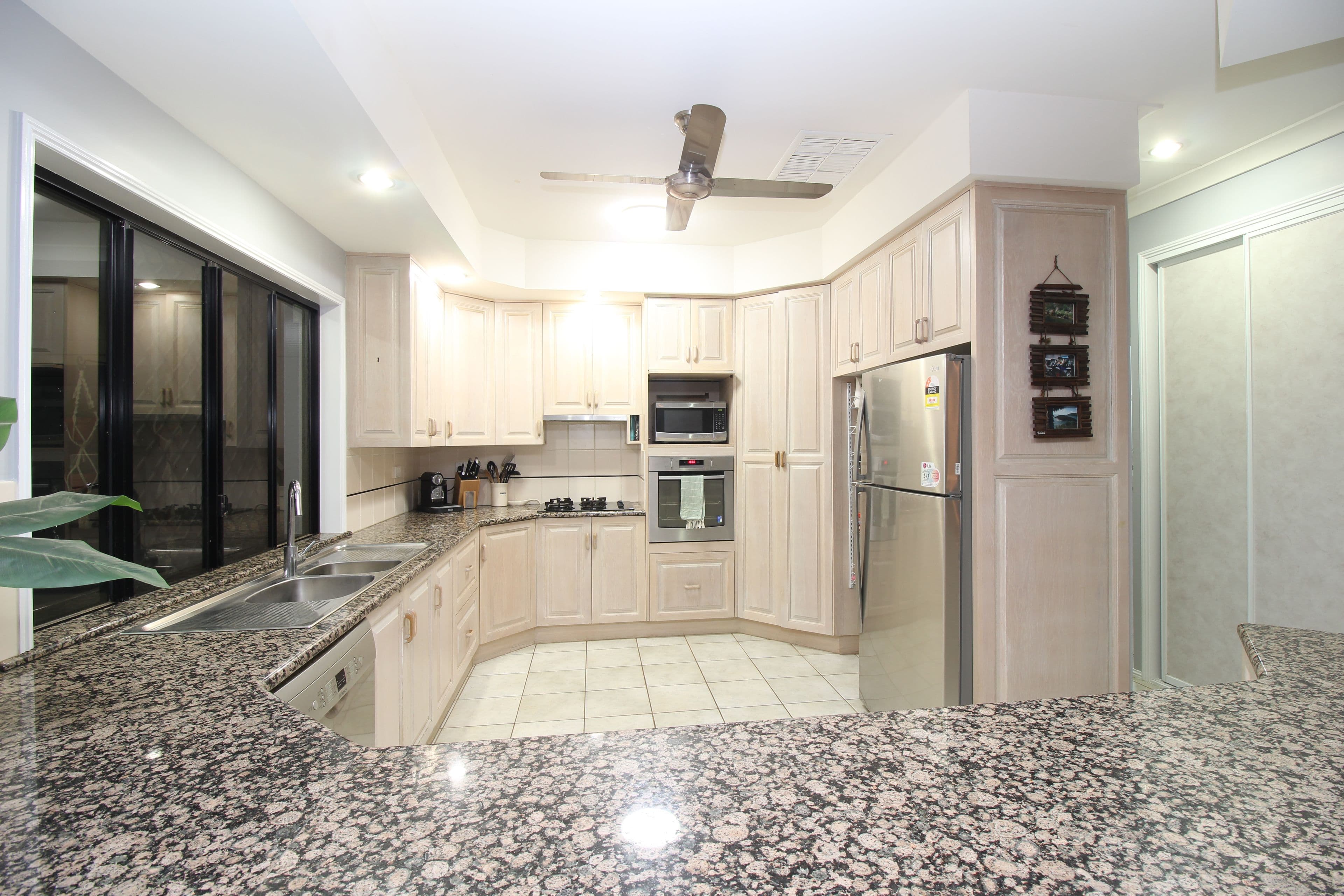 28 Jeppesen Drive, Emerald QLD 4720, Emerald - Thumbnail 6
