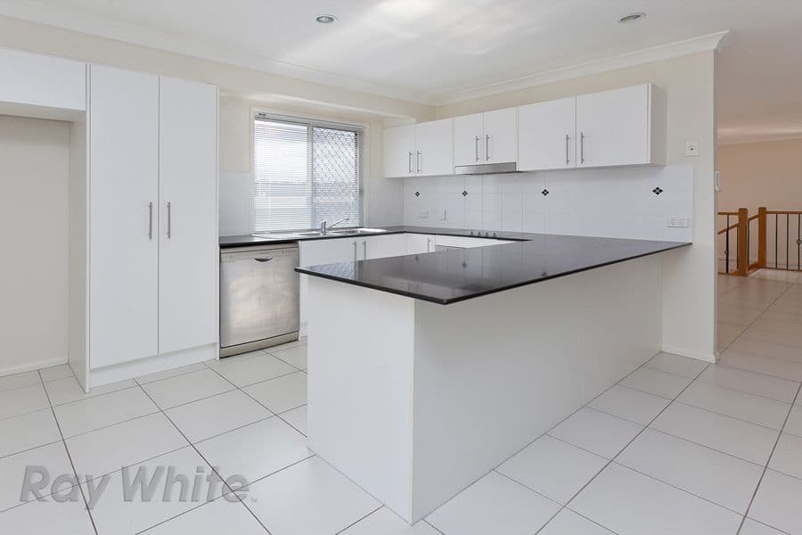 21 Shearwater Terrace, SPRINGFIELD LAKES QLD 4300, Springfield Lakes - Thumbnail 3