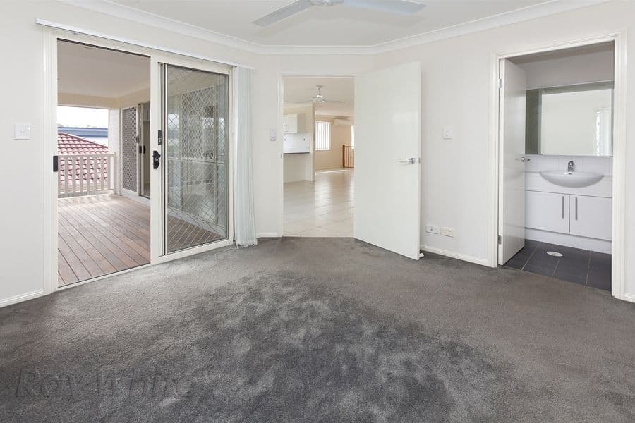 21 Shearwater Terrace, SPRINGFIELD LAKES QLD 4300, Springfield Lakes - Thumbnail 4