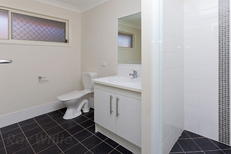 21 Shearwater Terrace, SPRINGFIELD LAKES QLD 4300, Springfield Lakes - Thumbnail 5