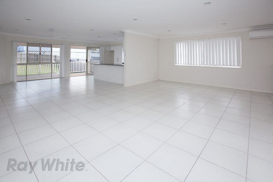 21 Shearwater Terrace, SPRINGFIELD LAKES QLD 4300, Springfield Lakes - Thumbnail 6