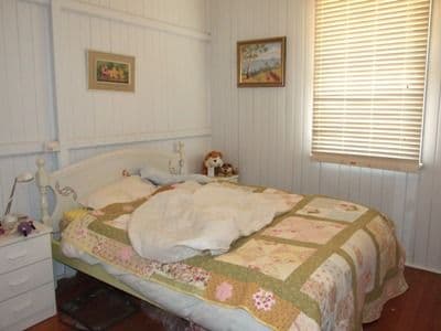 35 Hawthorn Street, BLACKALL QLD 4472, Blackall - Thumbnail 3