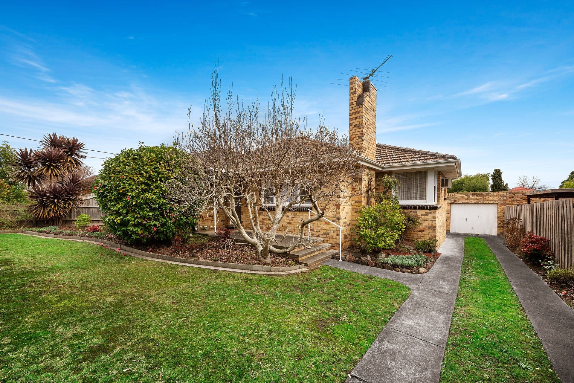 53 The Outlook, Glen Waverley VIC 3150, Glen Waverley - Thumbnail 2