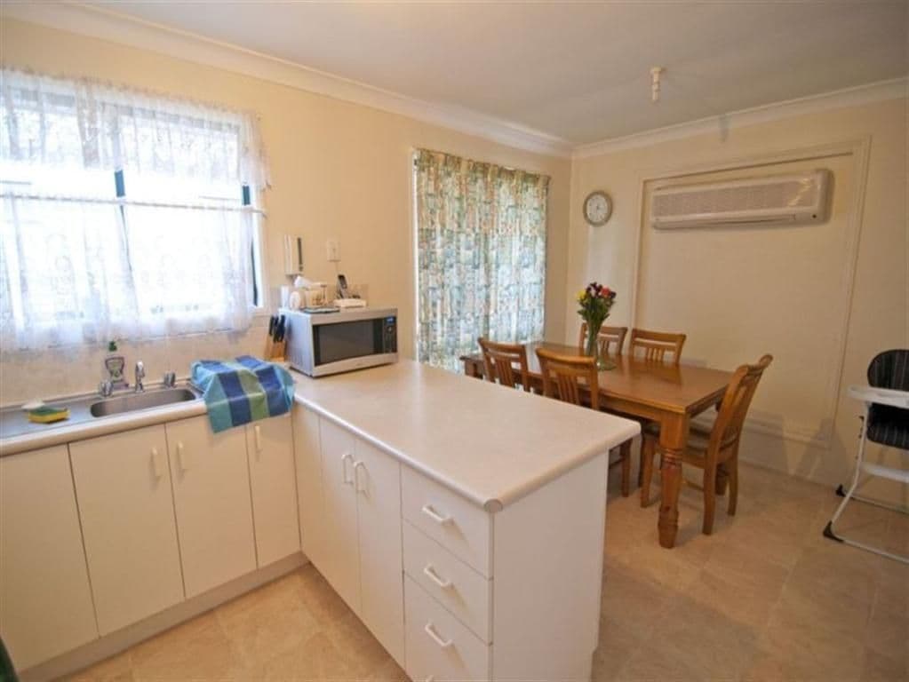 18 Grant Street, ALLENSTOWN QLD 4700, Allenstown - Thumbnail 2