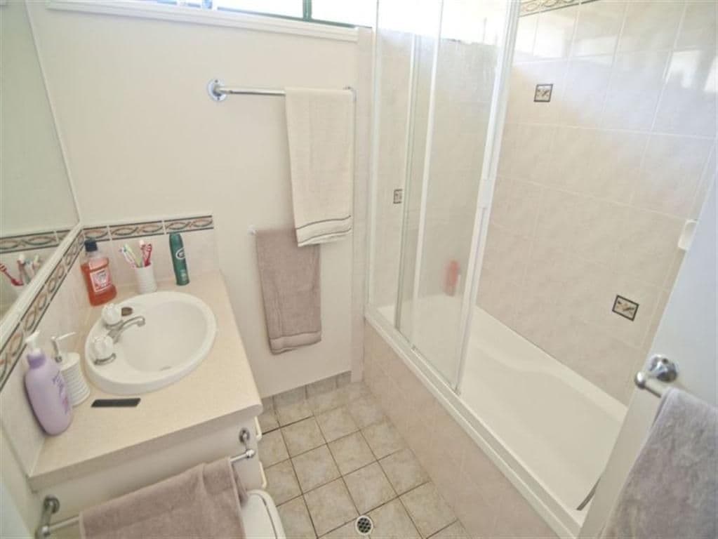 18 Grant Street, ALLENSTOWN QLD 4700, Allenstown - Thumbnail 5