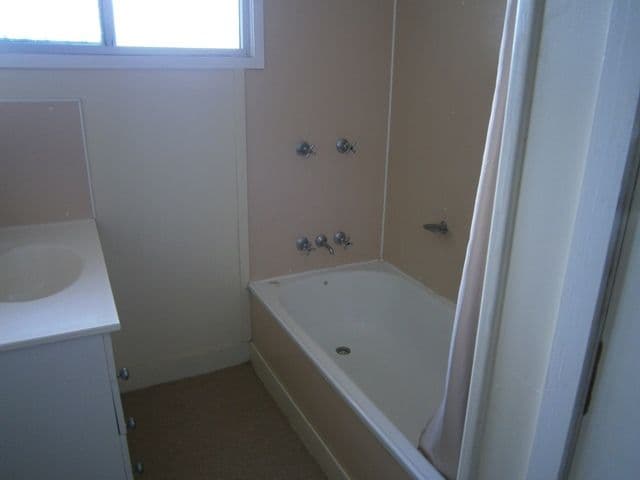 8 Geraghty Street, CECIL PLAINS QLD 4407, Cecil Plains - Thumbnail 4