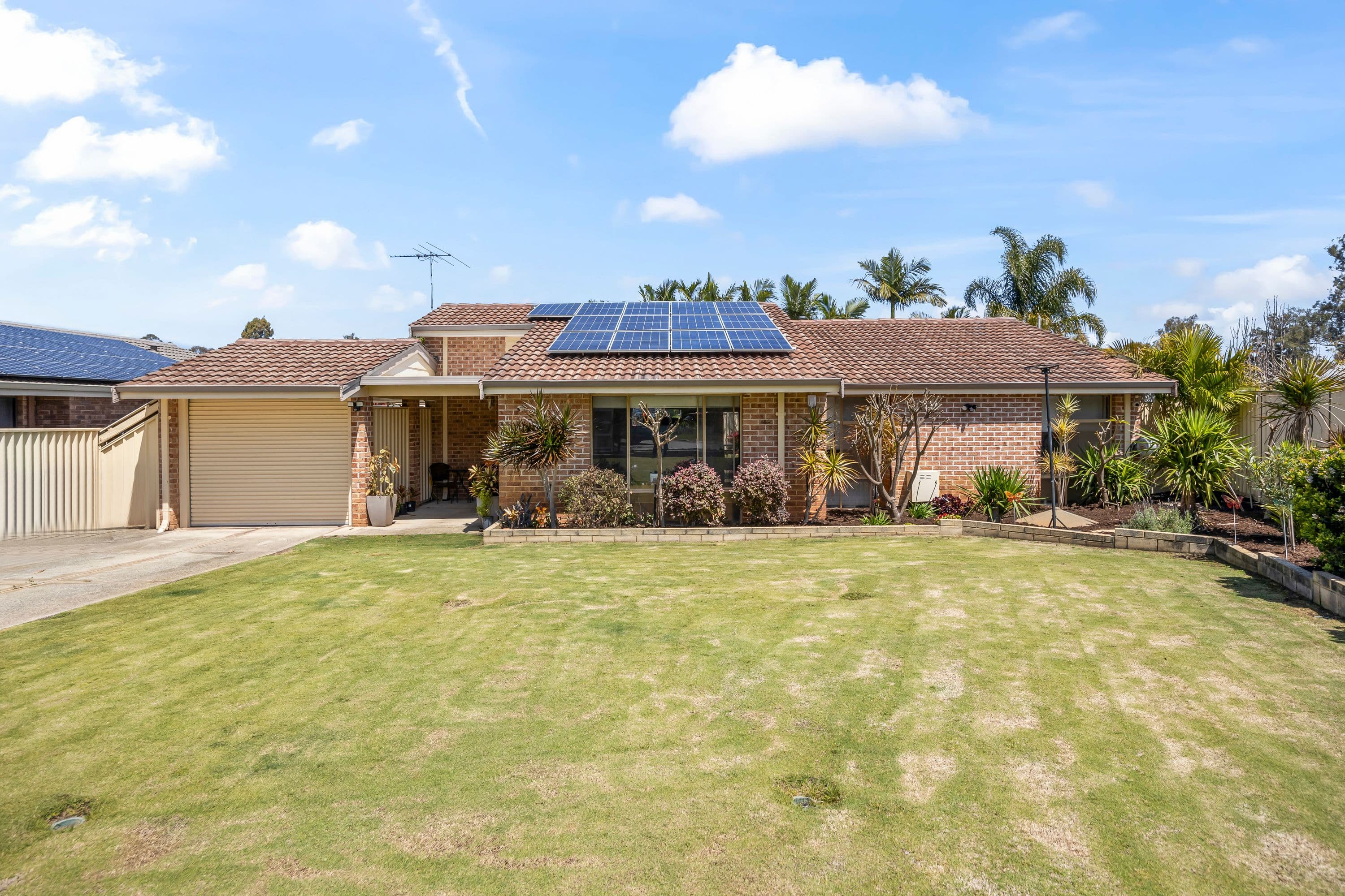 11 Greenoaks Gardens, Ballajura WA 6066, Ballajura - Thumbnail 2
