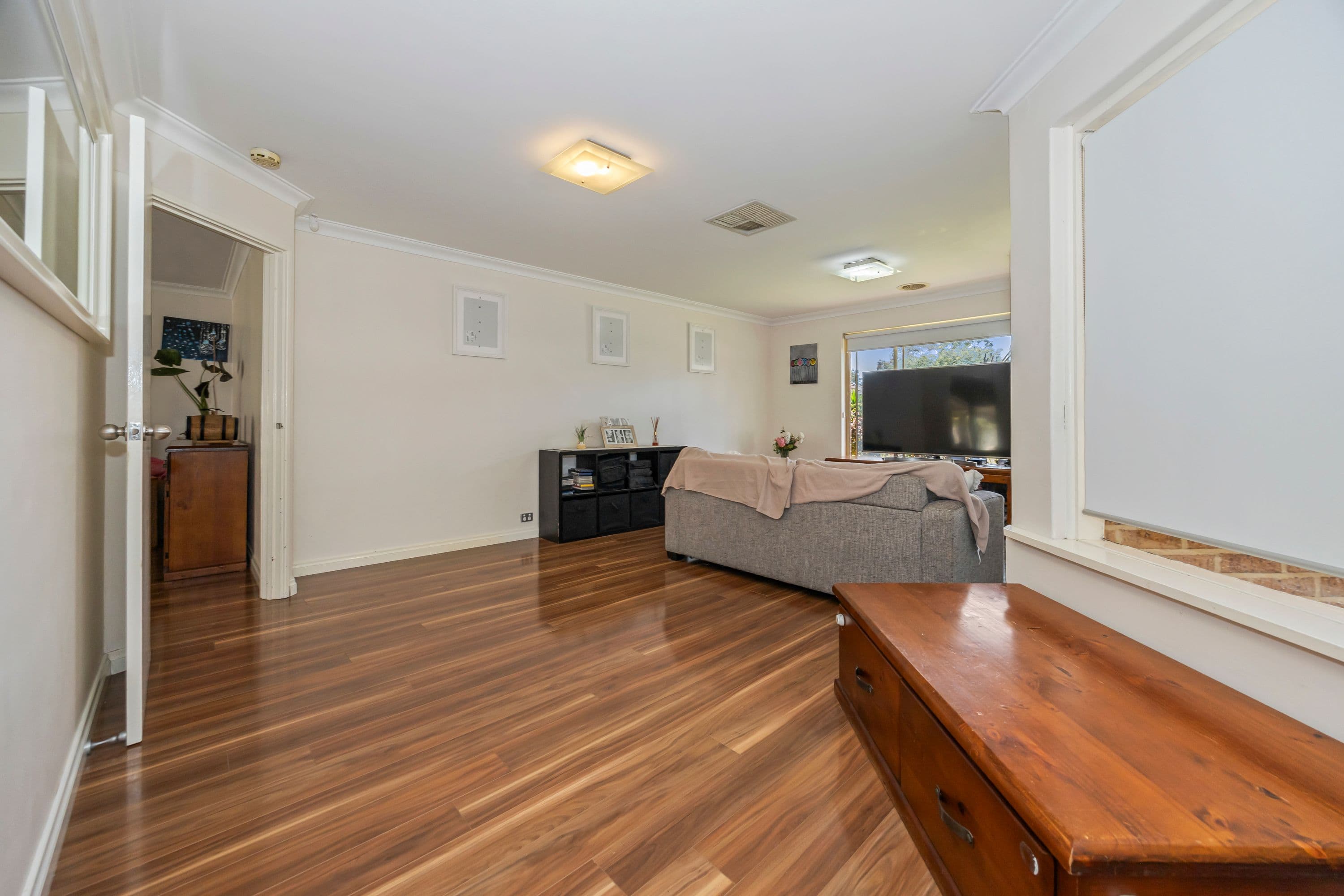 11 Greenoaks Gardens, Ballajura WA 6066, Ballajura - Thumbnail 6