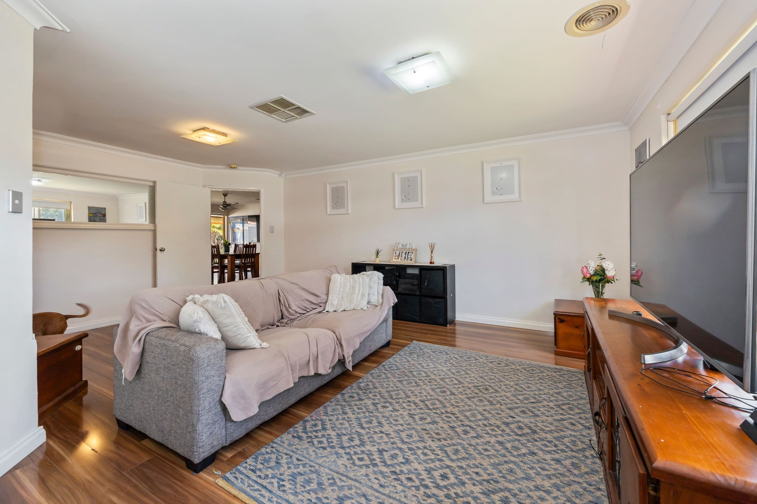11 Greenoaks Gardens, Ballajura WA 6066, Ballajura - Thumbnail 7