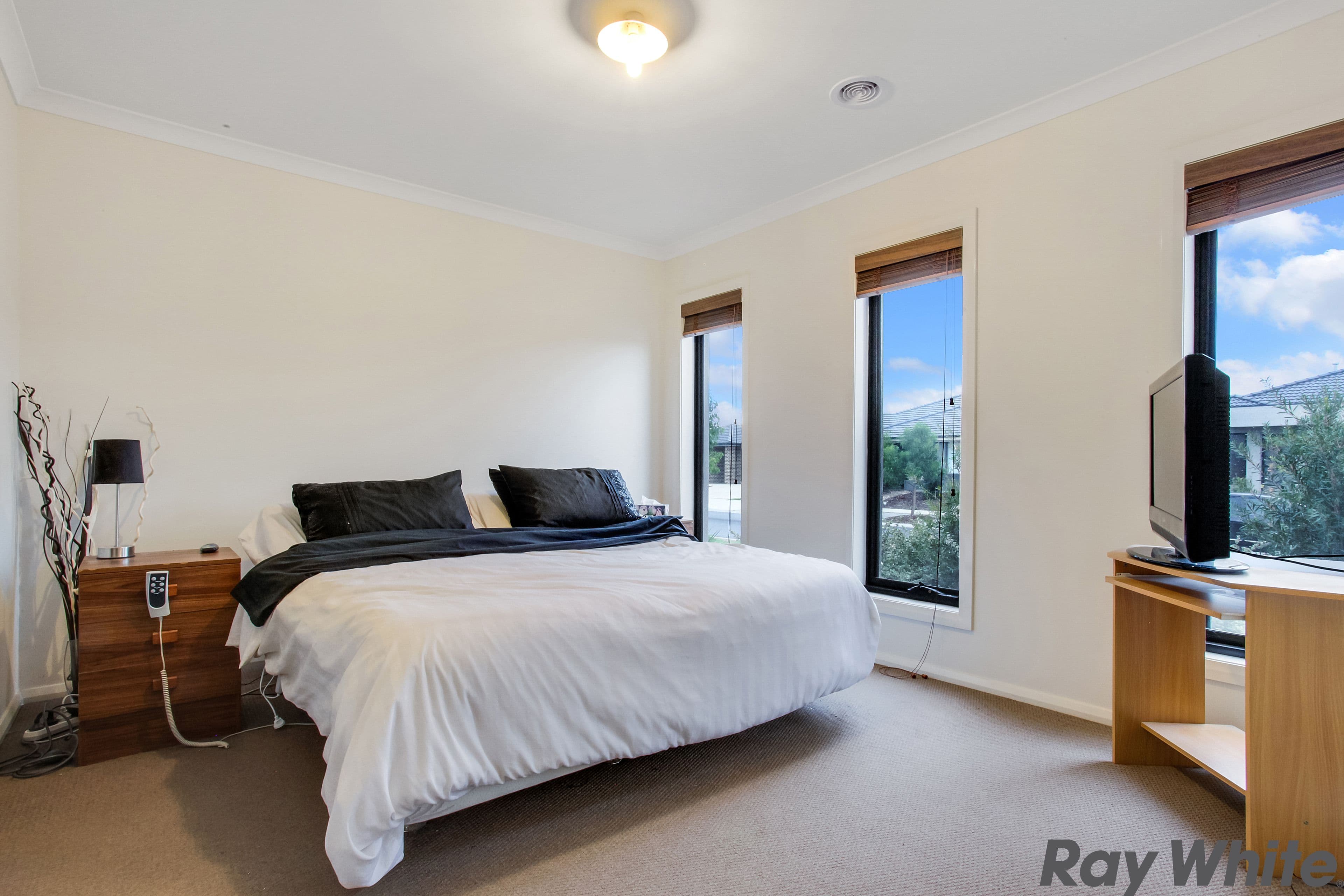 78 Victorking Drive, Point Cook VIC 3030, Point Cook - Thumbnail 2