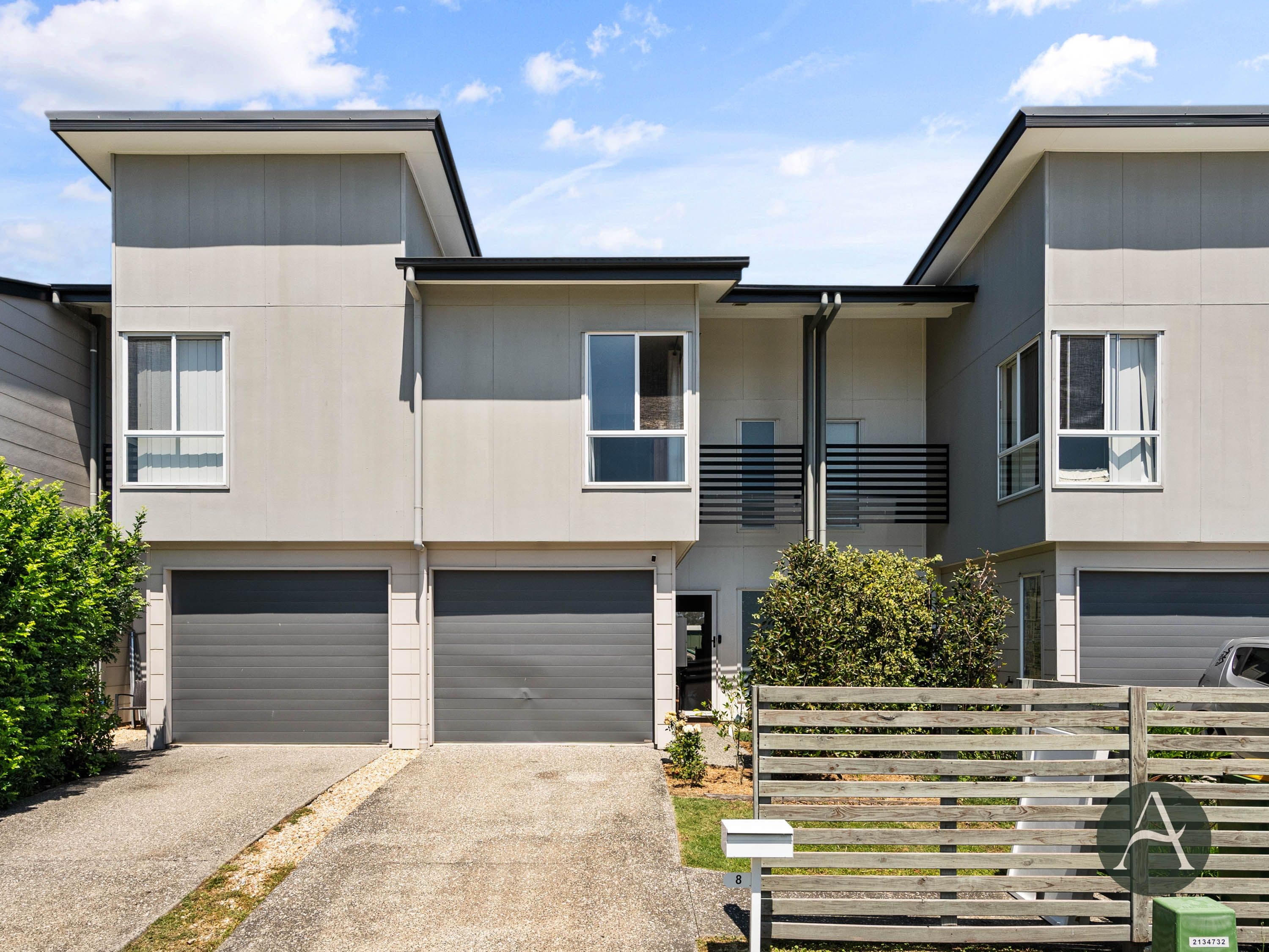 8 Larcom Crescent, Redbank Plains QLD 4301, Redbank Plains - Thumbnail 2