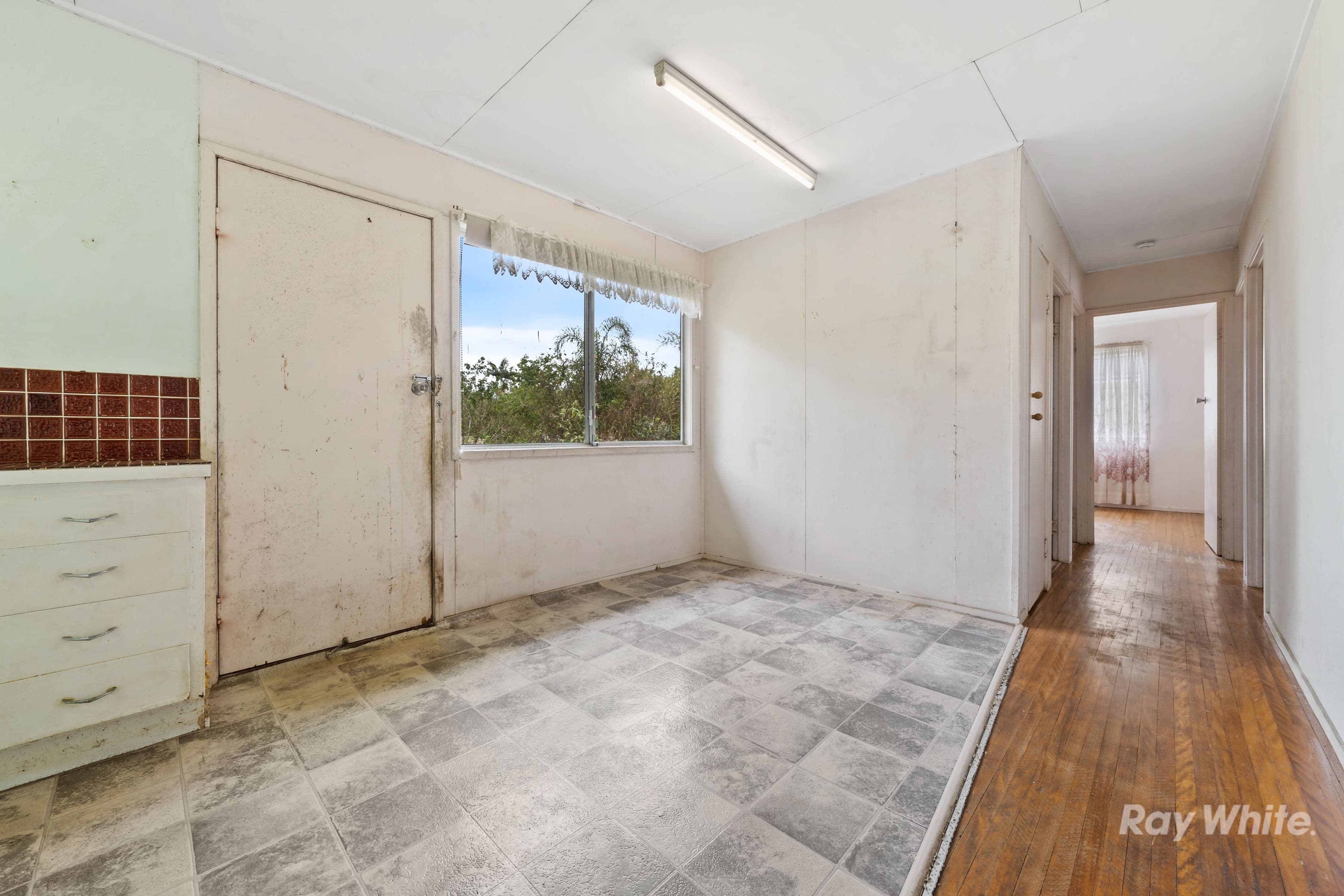 10 Lawson Street, Woodridge QLD 4114, Woodridge - Thumbnail 7