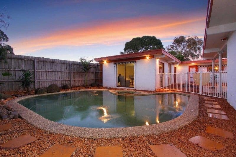 1 Oxford Drive, BUNDOORA VIC 3083, Bundoora - Thumbnail 2