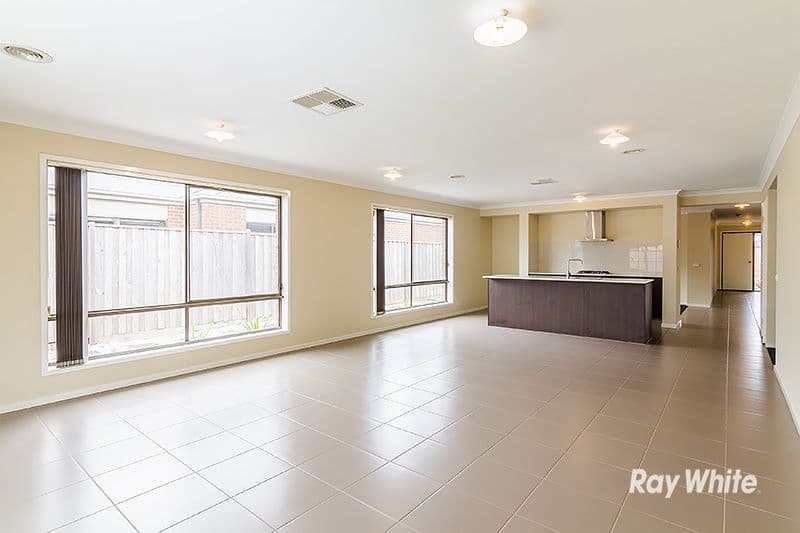 10 Quarters Boulevard, Cranbourne West VIC 3977, Cranbourne West - Thumbnail 6