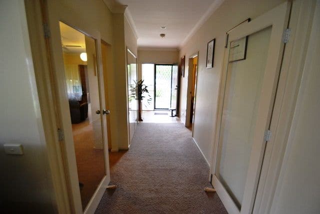30 Park Street, Seymour VIC 3660, Seymour - Thumbnail 2