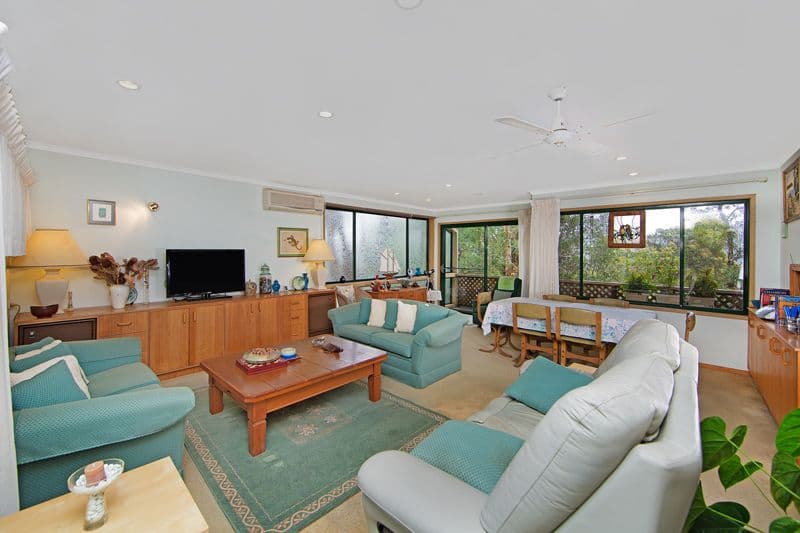 11 Noorong Avenue, FORRESTERS BEACH NSW 2260, Forresters Beach - Thumbnail 2