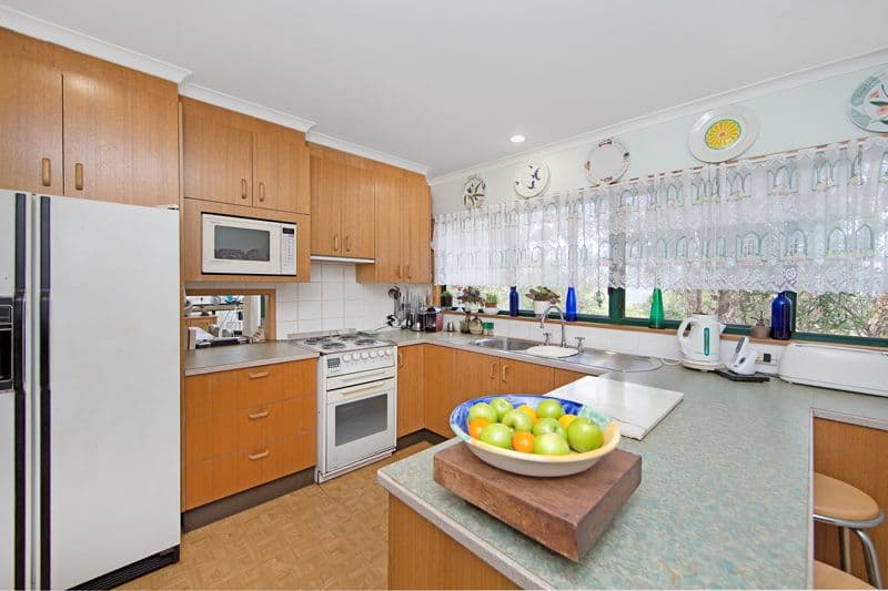 11 Noorong Avenue, FORRESTERS BEACH NSW 2260, Forresters Beach - Thumbnail 5