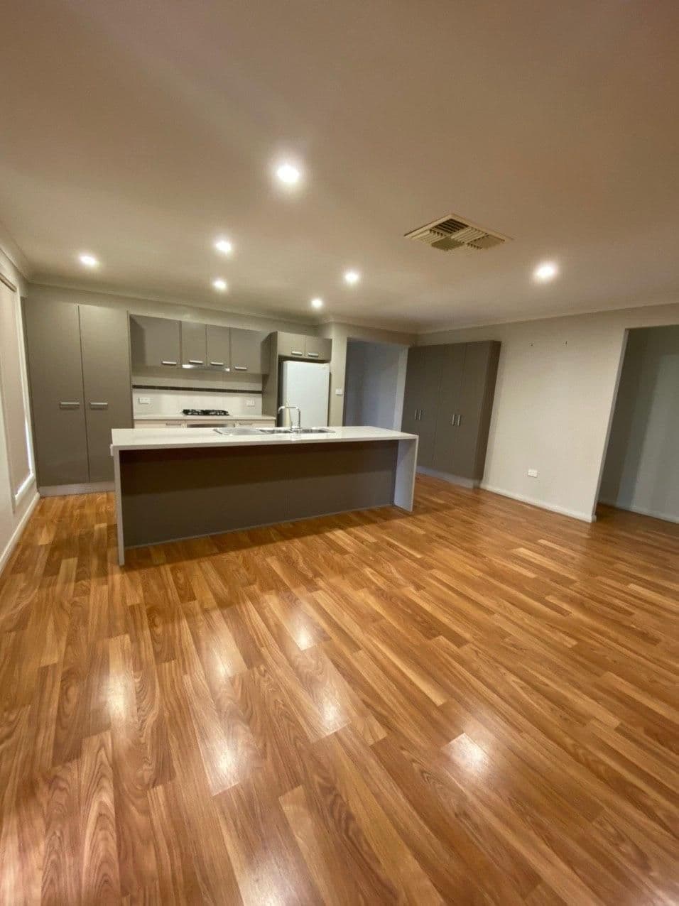 8 Avoca Place, Parkes NSW 2870, Parkes - Thumbnail 4