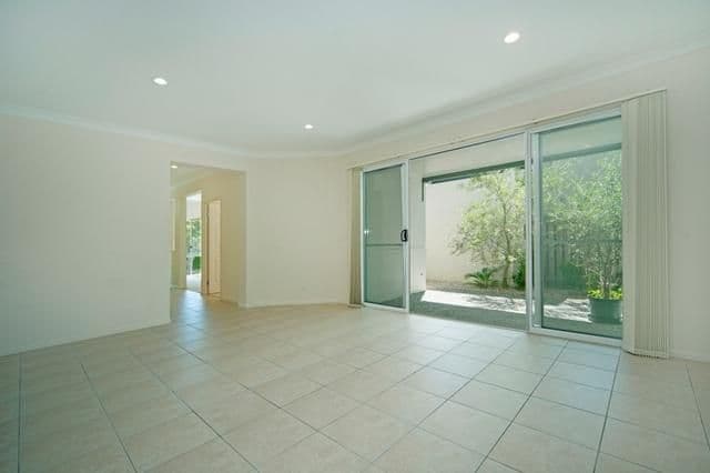 19 Santa Barbara Road, HOPE ISLAND QLD 4212, Hope Island - Thumbnail 5