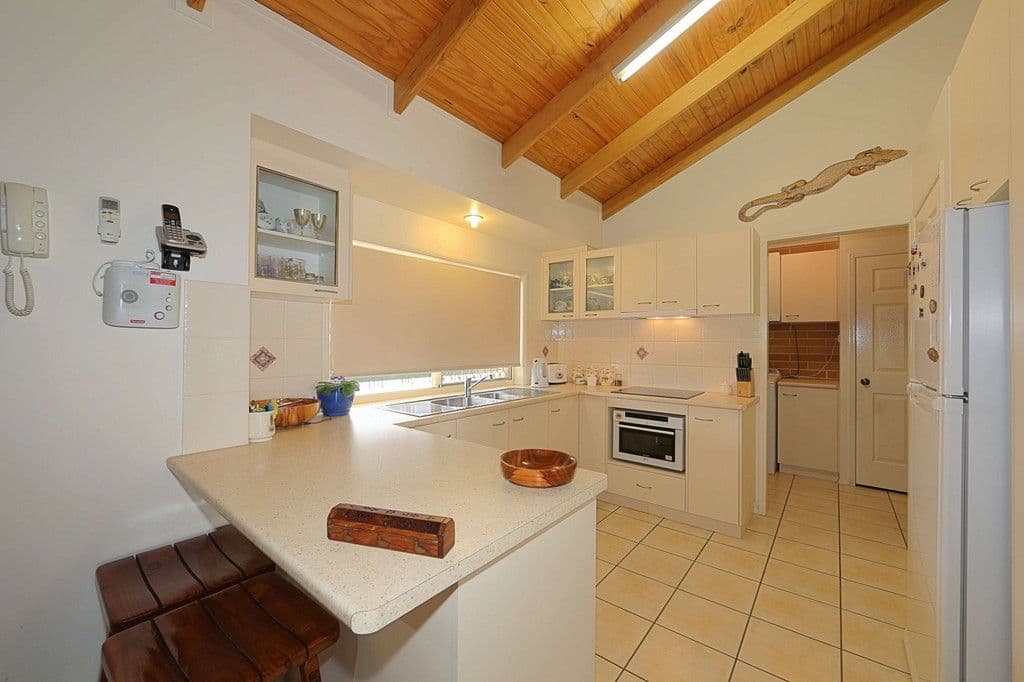 20 Vasey Street, AVENELL HEIGHTS QLD 4670, Avenell Heights - Thumbnail 4