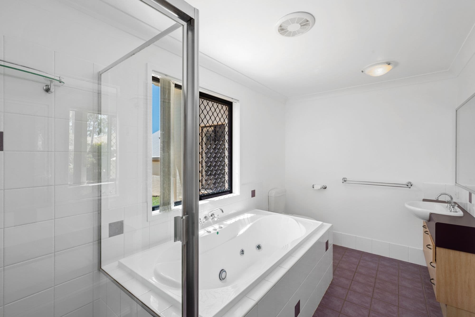 14 Pinnock Crescent, North Lakes QLD 4509, North Lakes - Thumbnail 7
