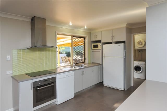 22 Schloss Court, WESTBROOK QLD 4350, Westbrook - Thumbnail 2