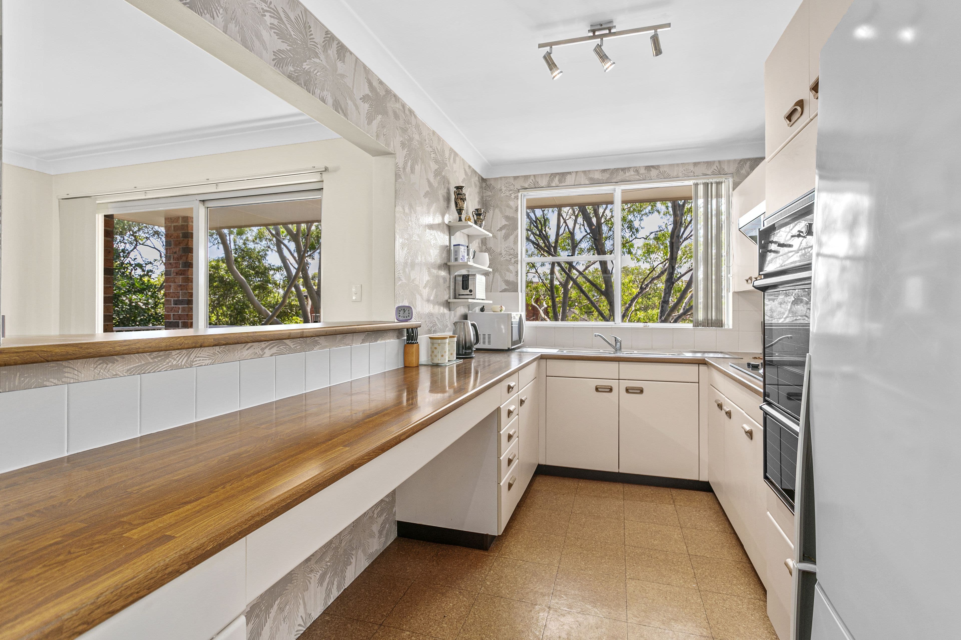 31 Kings Road, BRIGHTON-LE-SANDS NSW 2216, Brighton-Le-Sands - Thumbnail 2