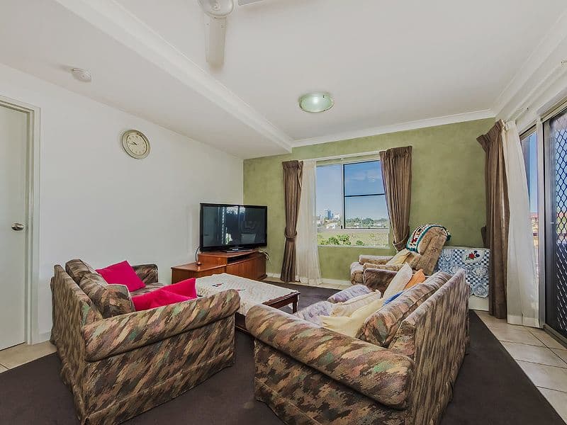 18 Parker Street, LABRADOR QLD 4215, Labrador - Thumbnail 2