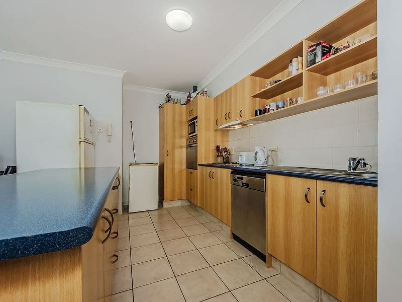 18 Parker Street, LABRADOR QLD 4215, Labrador - Thumbnail 3