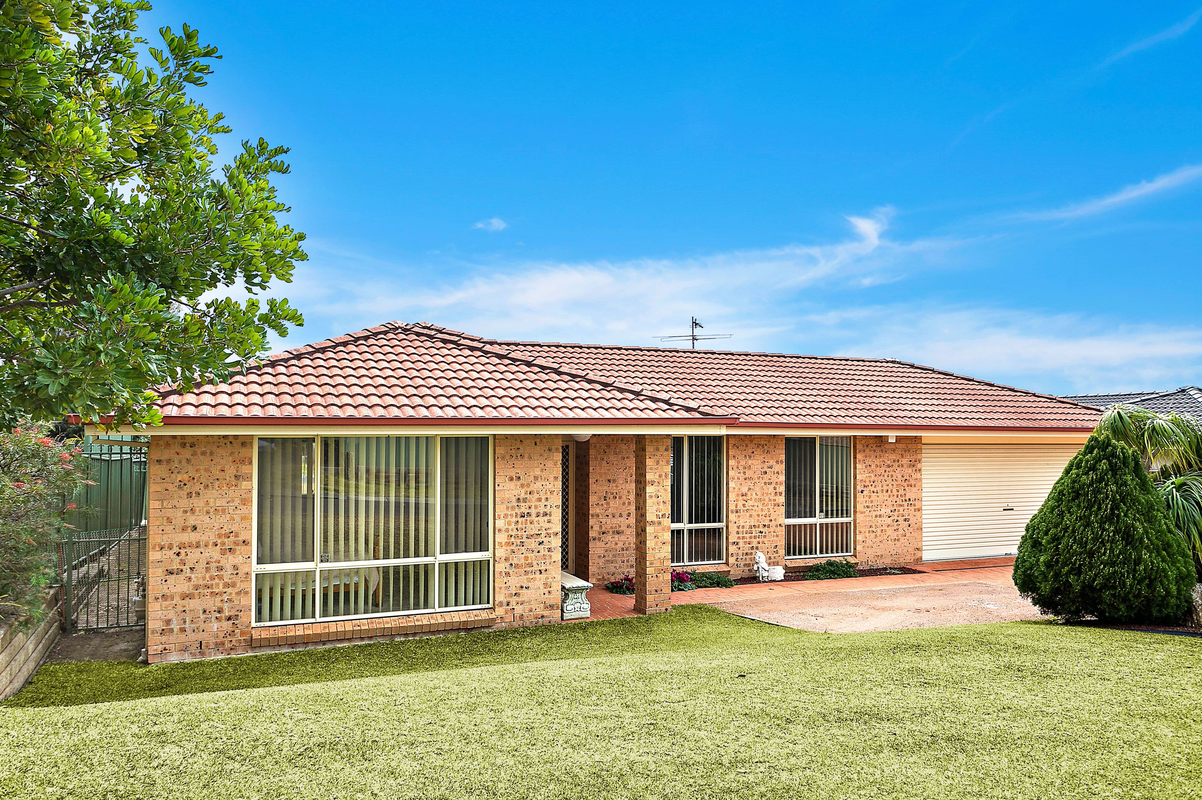 4 Munduran Close, Albion Park - Image 1