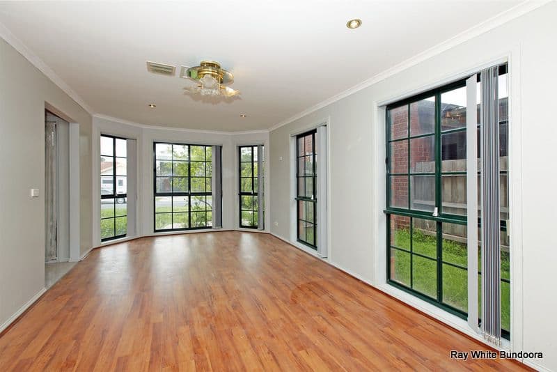 69 Hawkes Drive, MILL PARK VIC 3082, Mill Park - Thumbnail 3