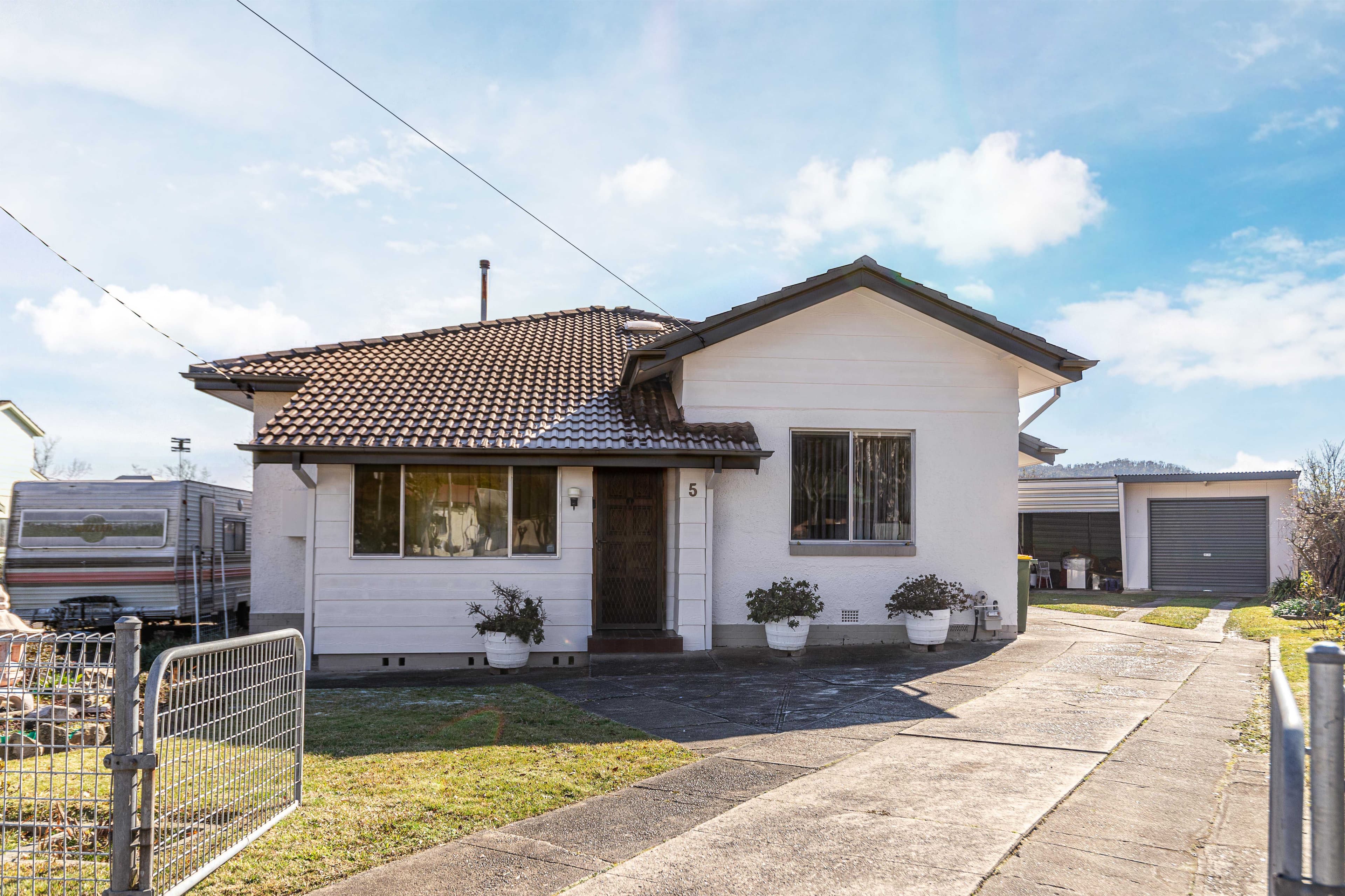 5 The Circle, Lithgow NSW 2790, Lithgow - Image 1
