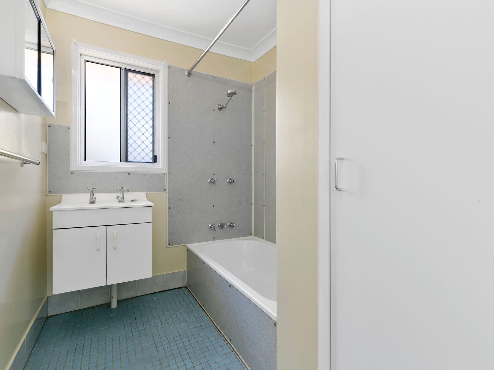 8 Diamond Street, Riverview QLD 4303, Riverview - Thumbnail 5