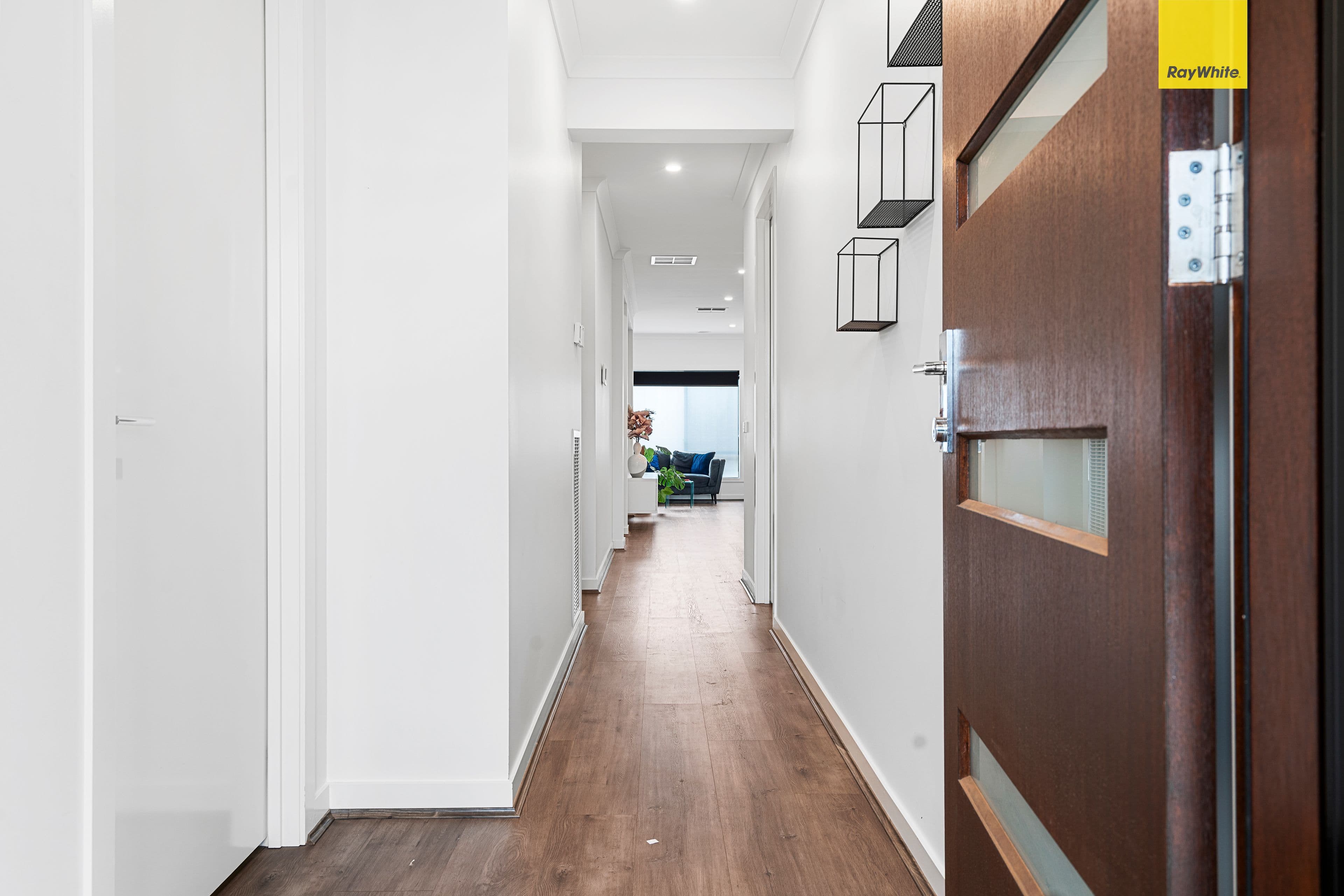 29 Houston Drive, THORNHILL PARK VIC 3335, Thornhill Park - Thumbnail 2