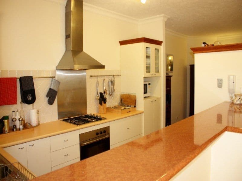  2 Greenslopes Street, CAIRNS NORTH QLD 4870, Cairns North - Thumbnail 6